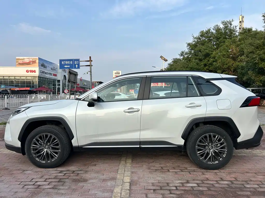 Toyota Wildlander 2023 2.0L CVT Luxury PLUS