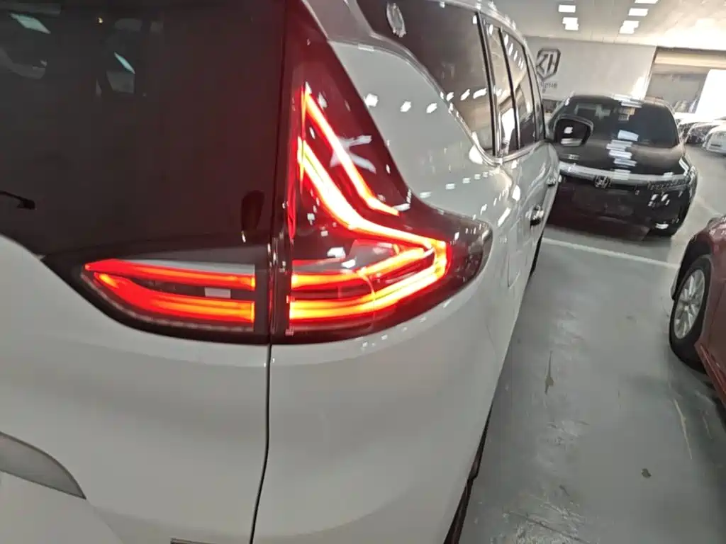 Renault Espace — миниатюра 8