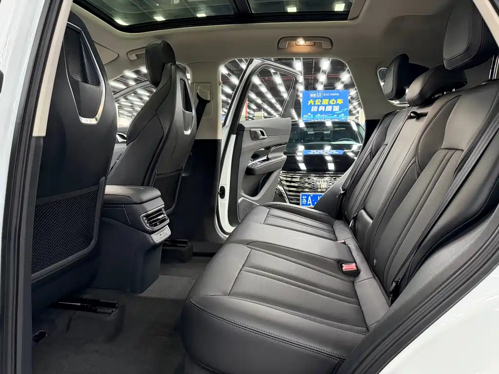 Hongqi Hongqi HS3 — миниатюра 20