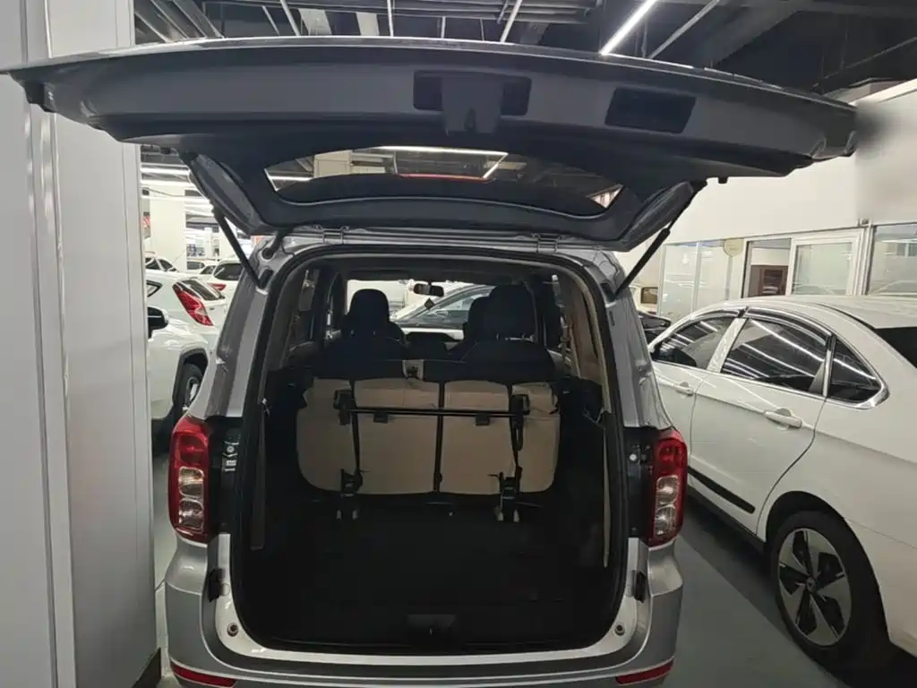 Wuling Hongguang — миниатюра 19