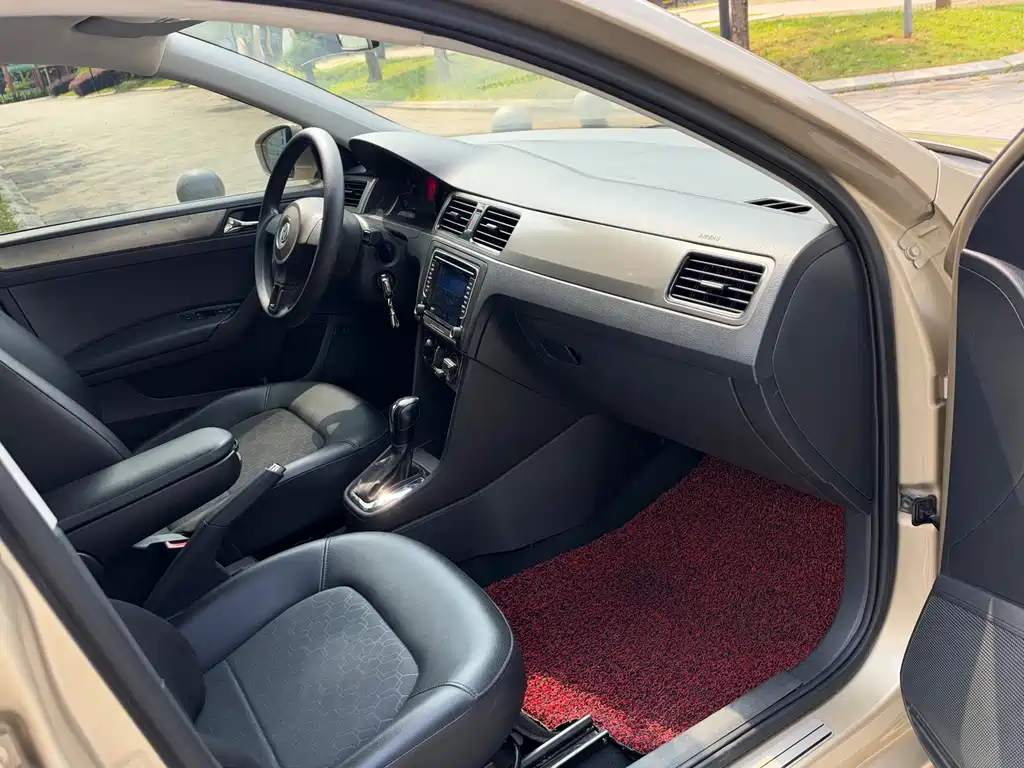 Volkswagen Santana — миниатюра 8