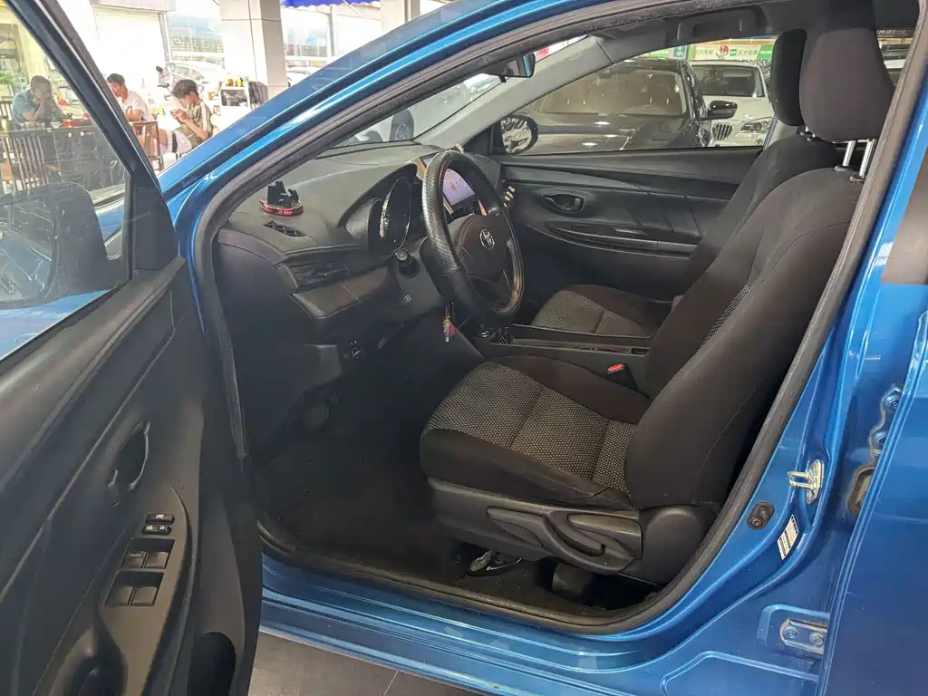 Toyota Vios FS — миниатюра 7