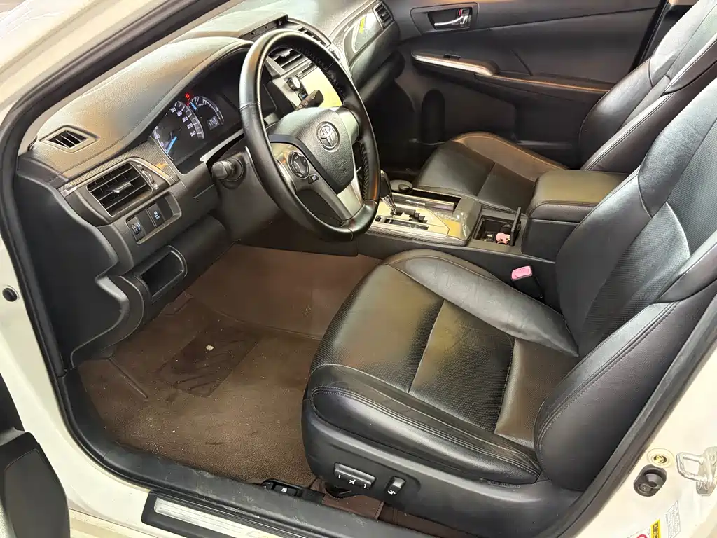 Toyota Camry — миниатюра 4