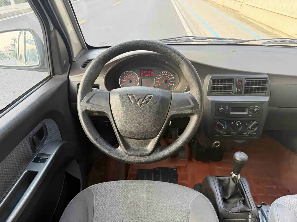 Wuling Rongguang — миниатюра 10
