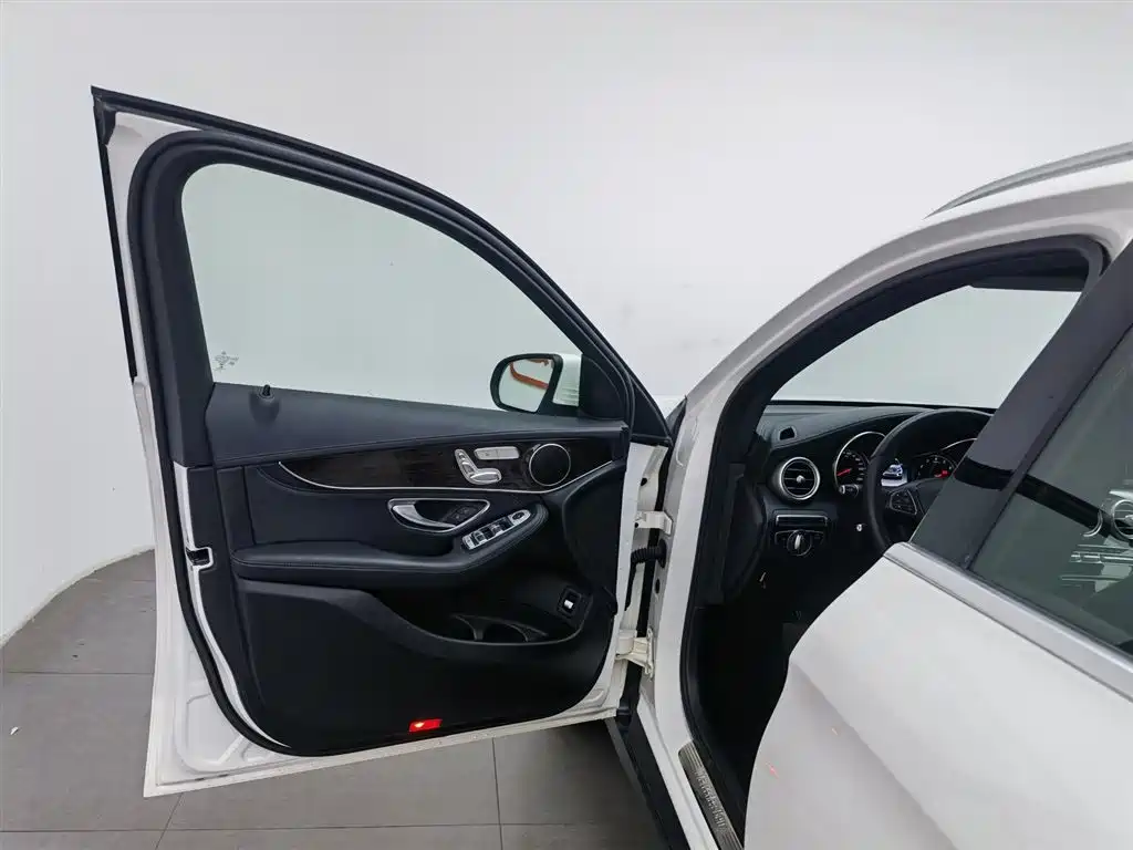 Mercedes-Benz GLC 2017 GLC 260 4MATIC