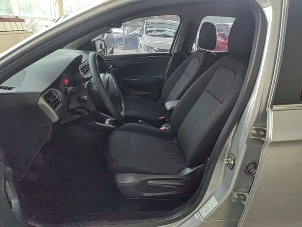 Citroen Elysee — миниатюра 15