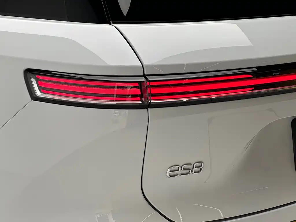 NIO ES8 — миниатюра 17