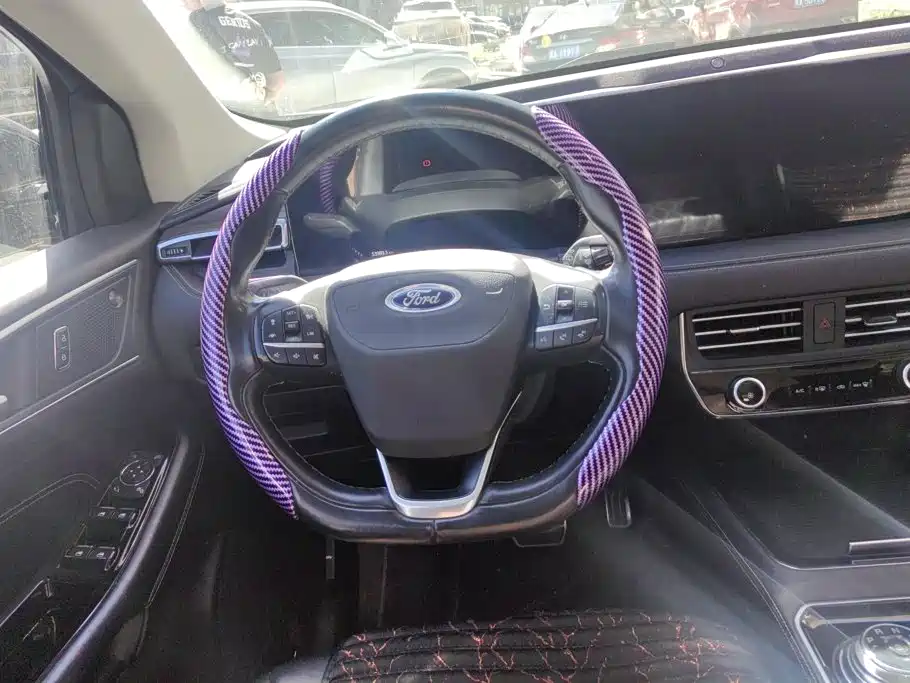 Ford Edge — миниатюра 15