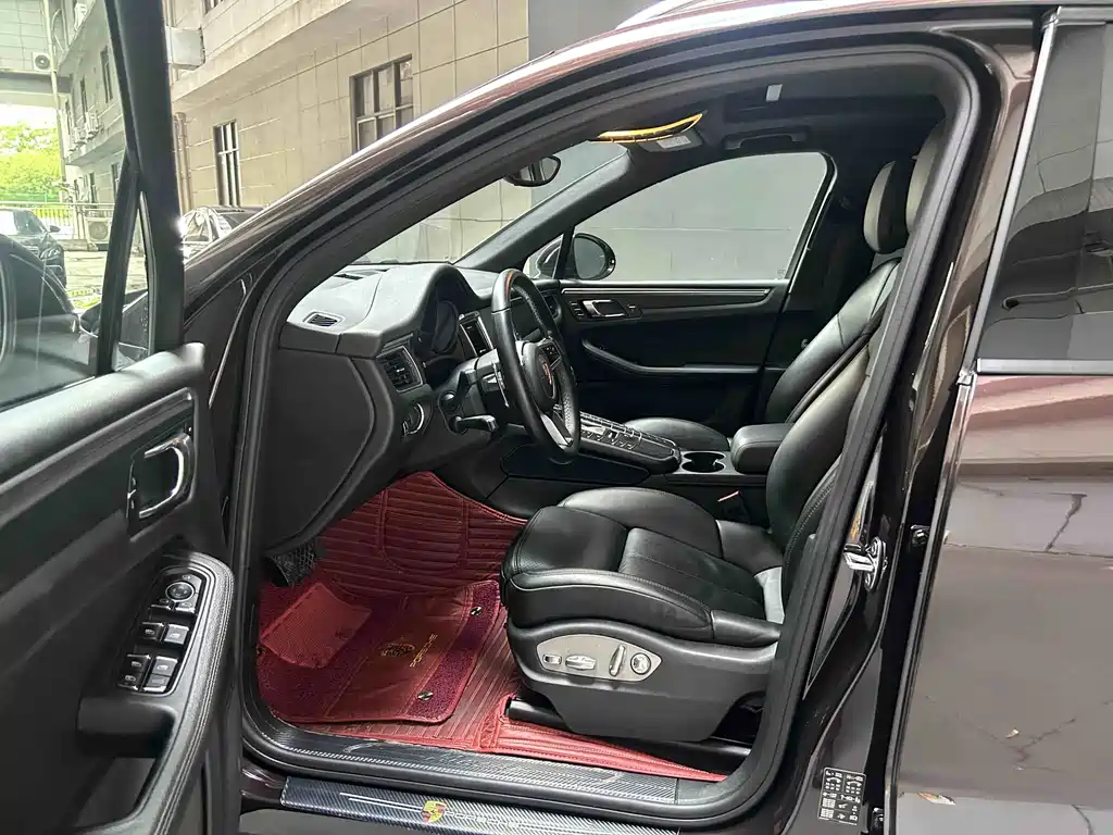Porsche Macan — миниатюра 14