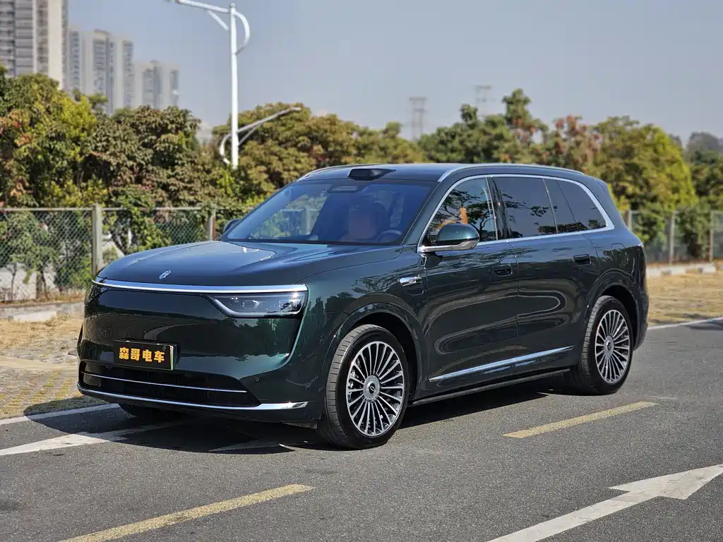 AITO ASK THE WORLD M8