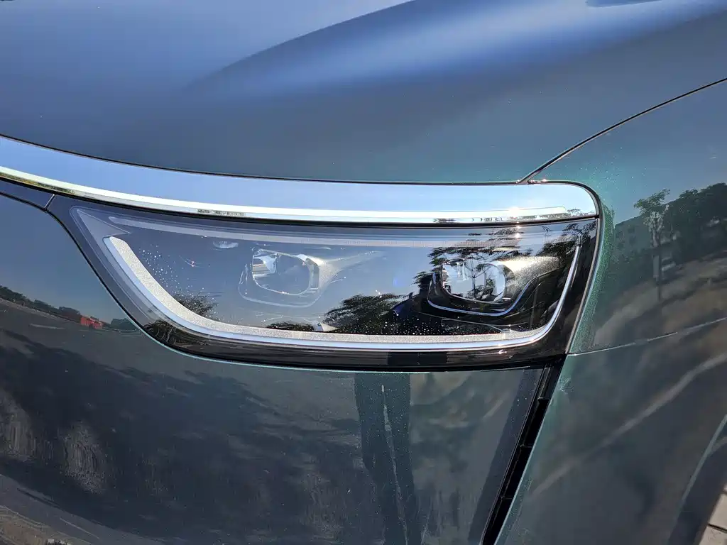 AITO ASK THE WORLD M8