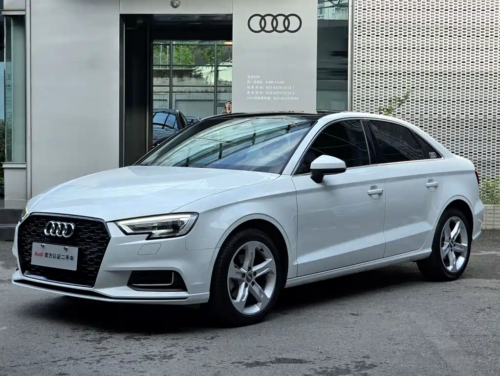 AUDI  A3