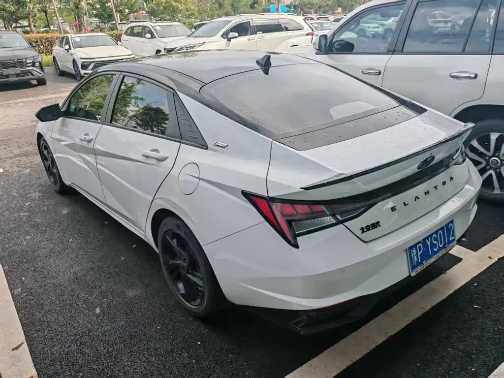 Hyundai Elantra — миниатюра 5