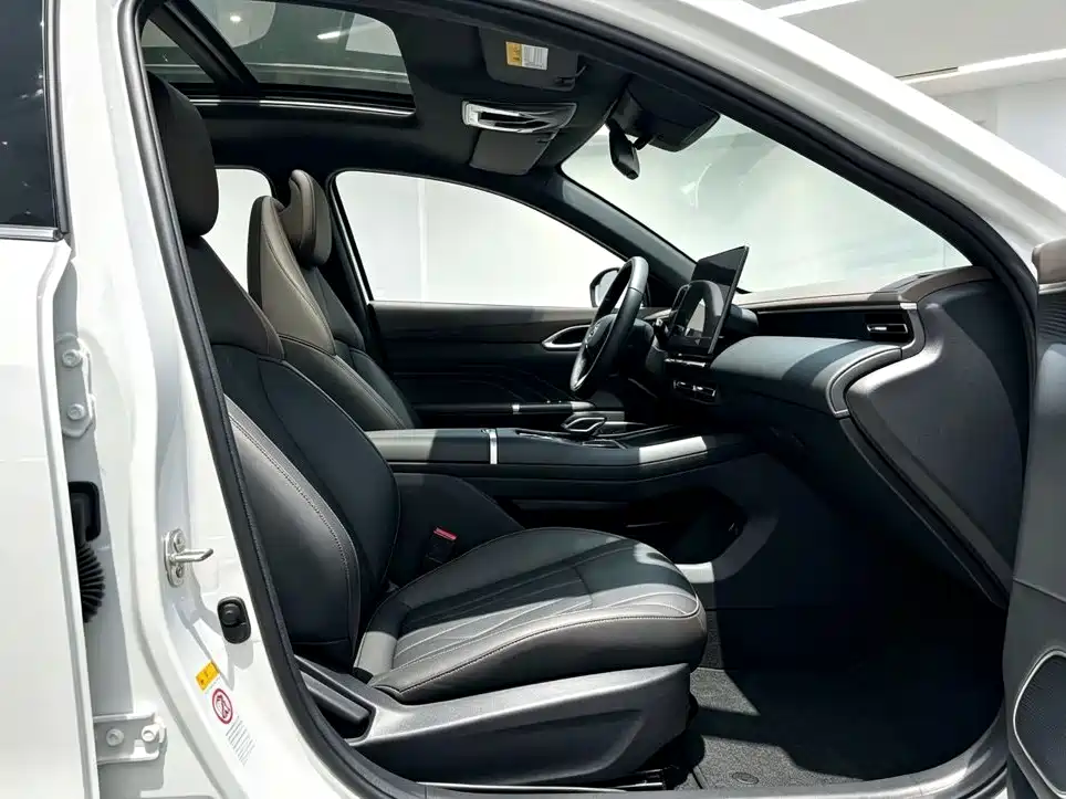 Changan Eado — миниатюра 6