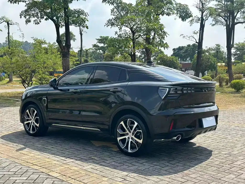 Lynk & Co 05 — миниатюра 10