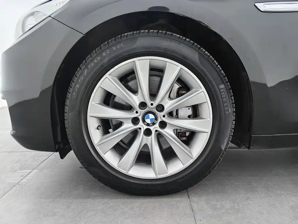 BMW 5 Series GT — миниатюра 17