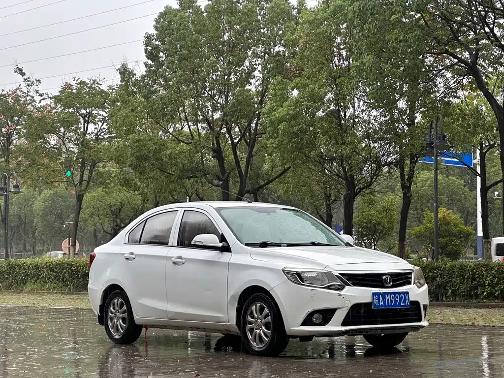 Changan V3 — миниатюра 3