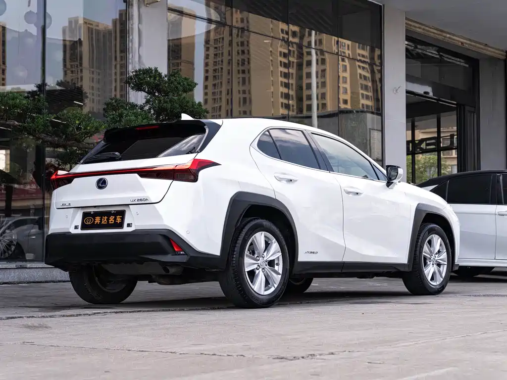 Lexus UX — миниатюра 24