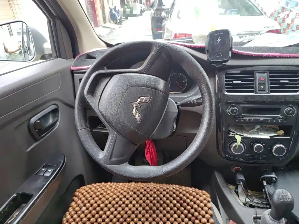 Wuling Rongguang V — миниатюра 3
