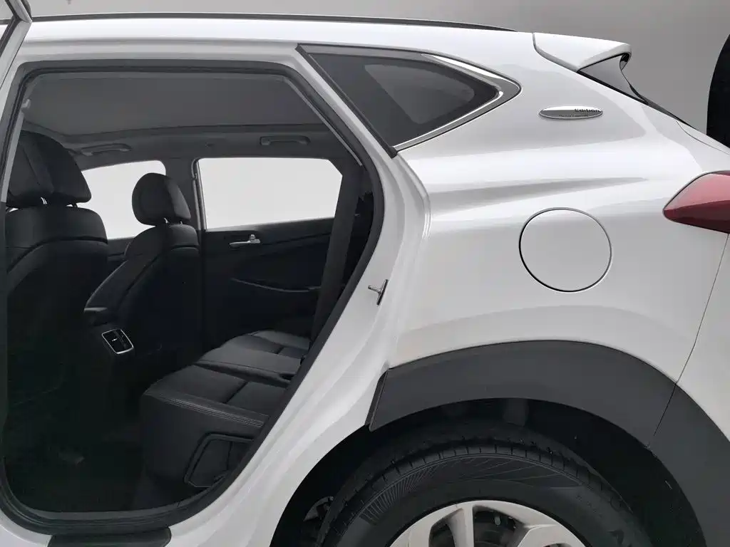 Hyundai Tucson — миниатюра 15