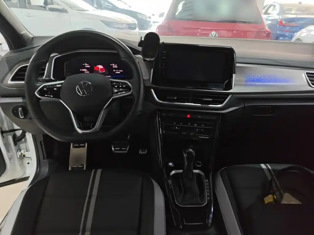 Volkswagen T-Roc — миниатюра 10