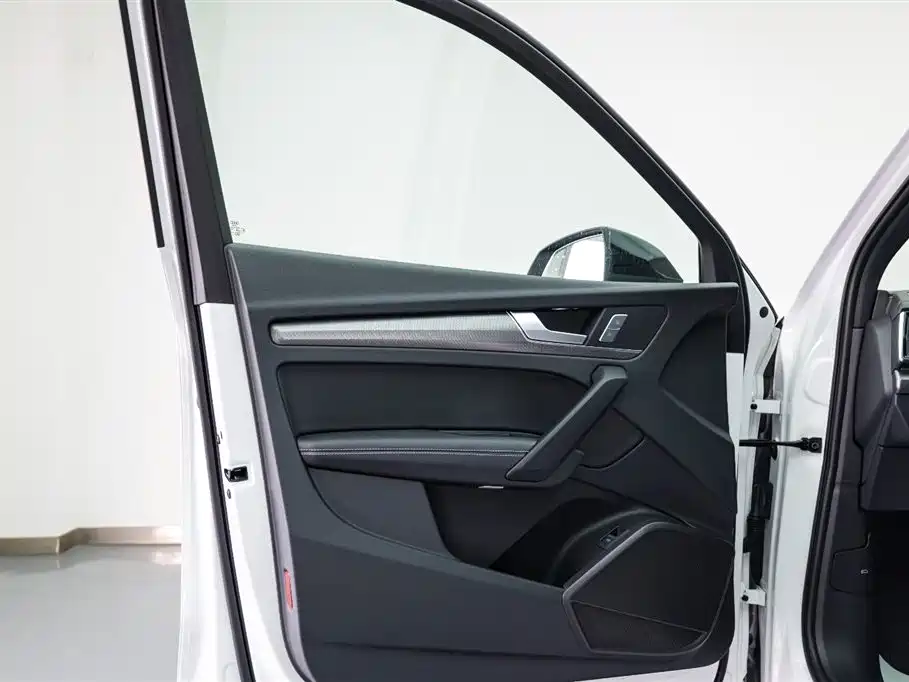 Audi Q5L 2023 40T Luxury