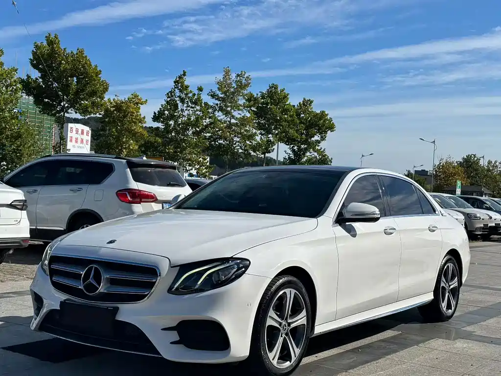 Mercedes-Benz E-Class — миниатюра 3