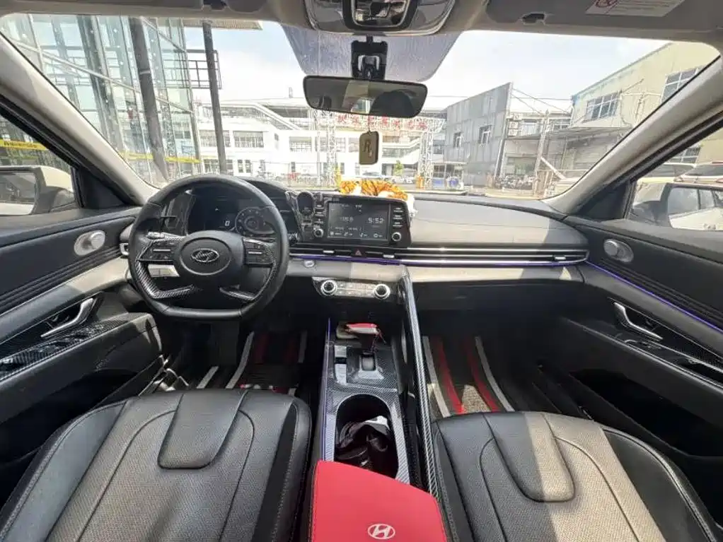 Hyundai Elantra - фото 5