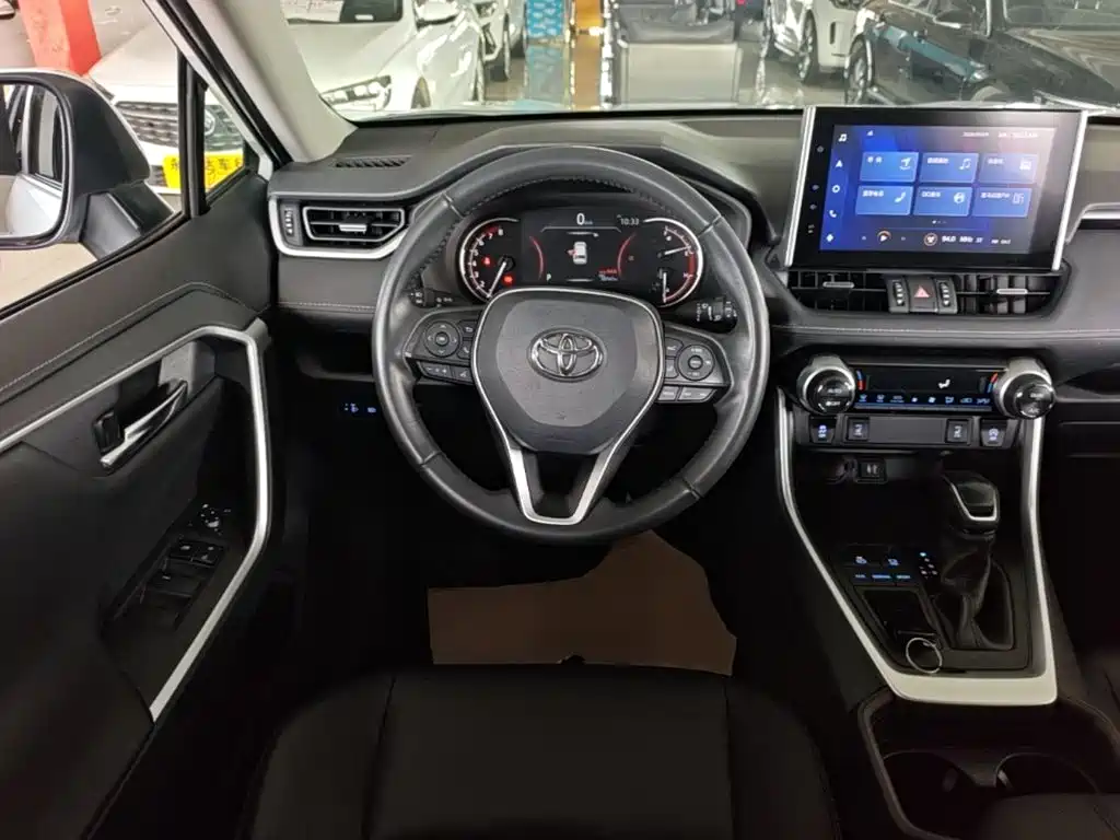Toyota RAV4 — миниатюра 11