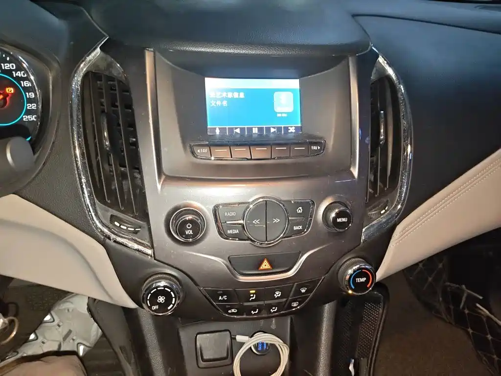 Chevrolet Cruze — миниатюра 14