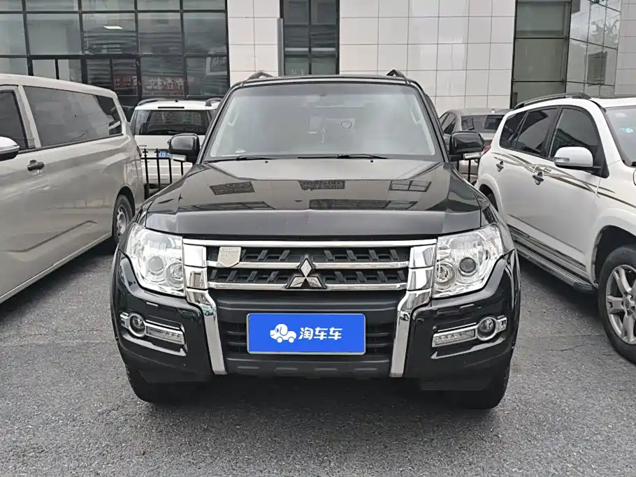 Mitsubishi Pajero (Import) — миниатюра 2