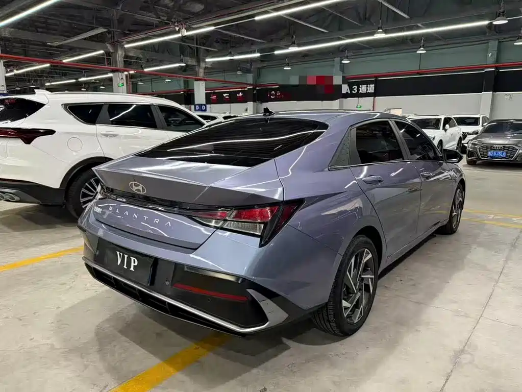 Hyundai Elantra — миниатюра 9