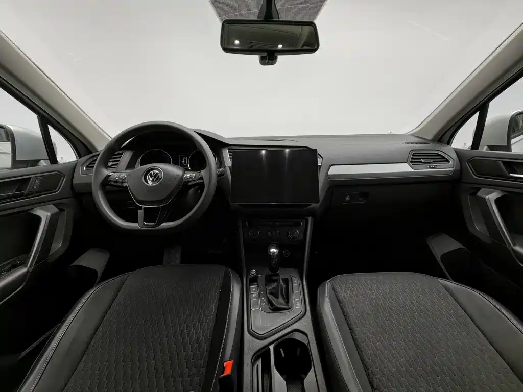 Volkswagen Tiguan L — миниатюра 5