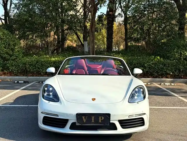 PORSCHE 718