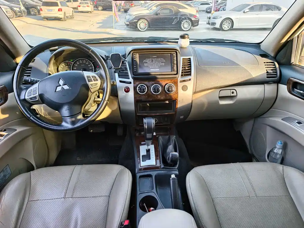 MITSUBISHI PAJERO JINCHANG