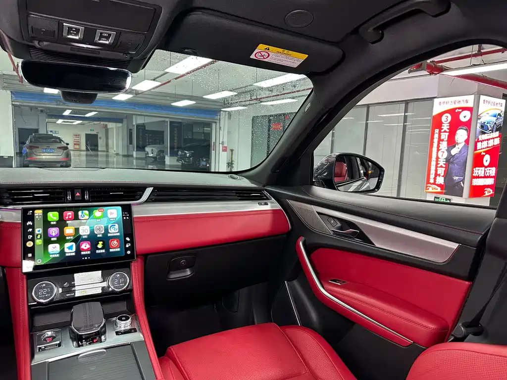 Jaguar F-PACE — миниатюра 19