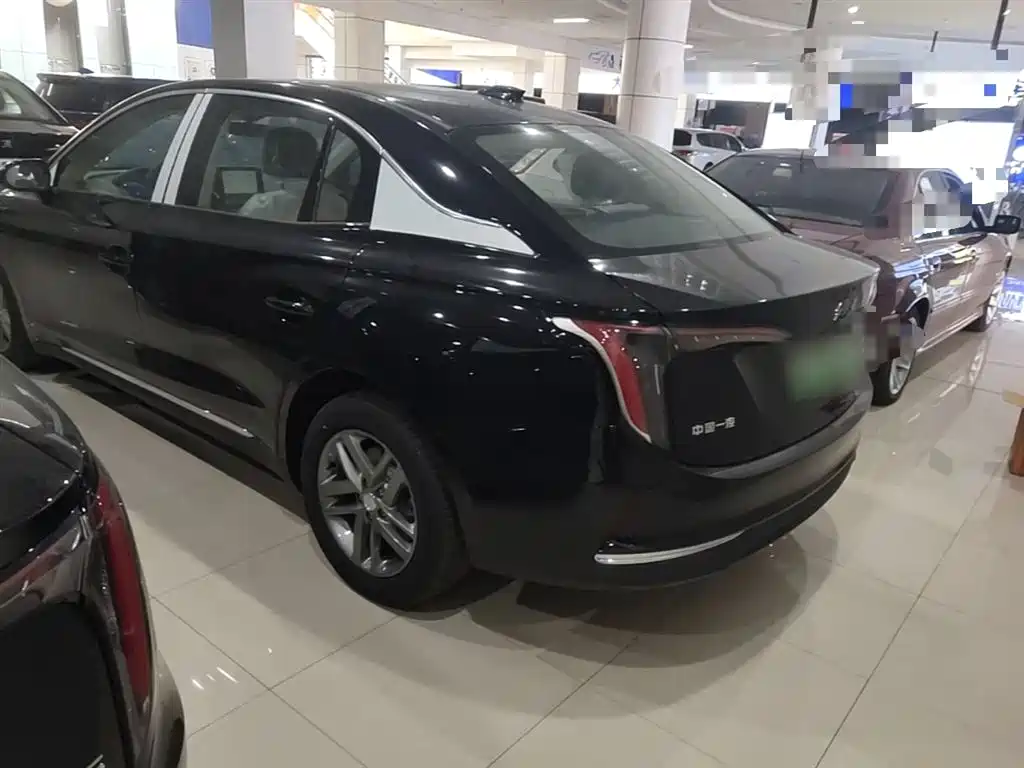 Hongqi E-QM5 2025 500km