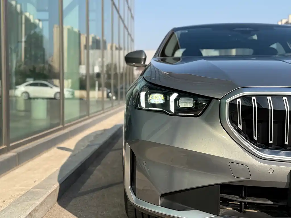 BMW i5 2024 eDrive 35L Premium Luxury