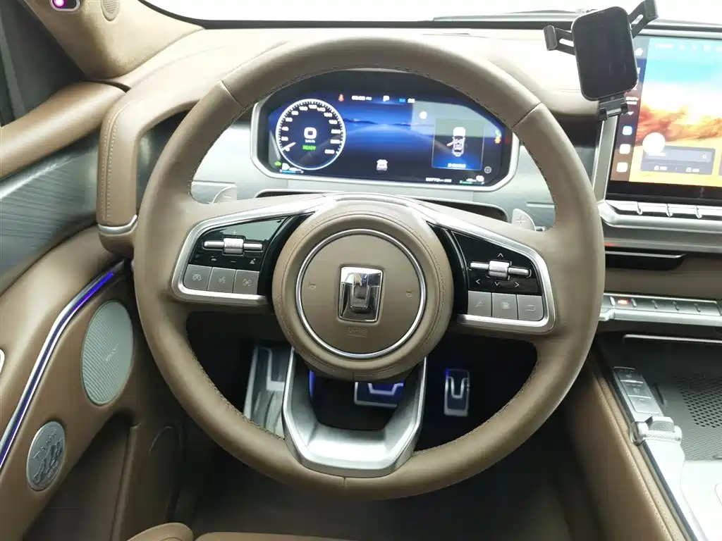 TANK TANK 700 NEW ENERGY