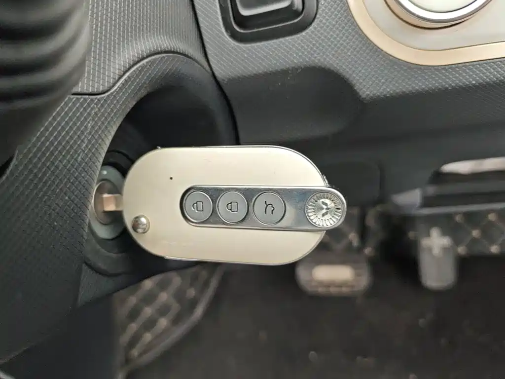 Wuling MINIEV — миниатюра 9
