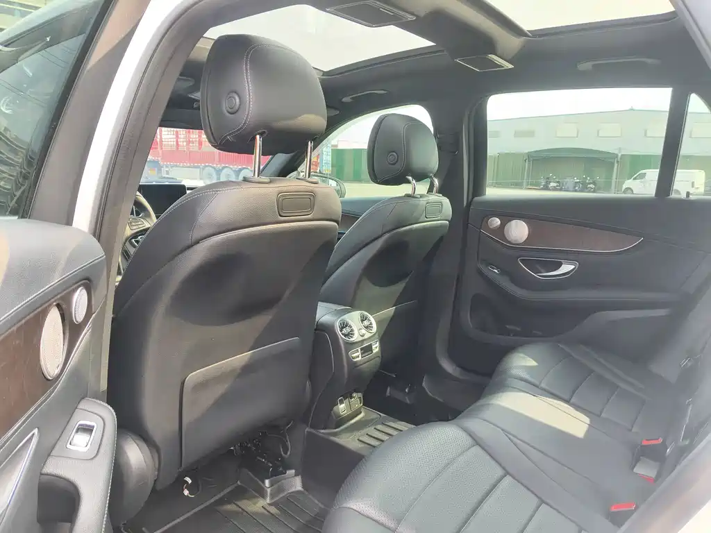 Mercedes-Benz GLC — миниатюра 10