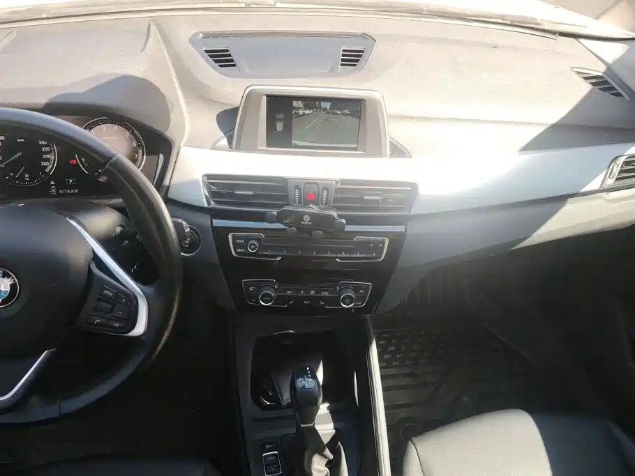 BMW X1 — миниатюра 13