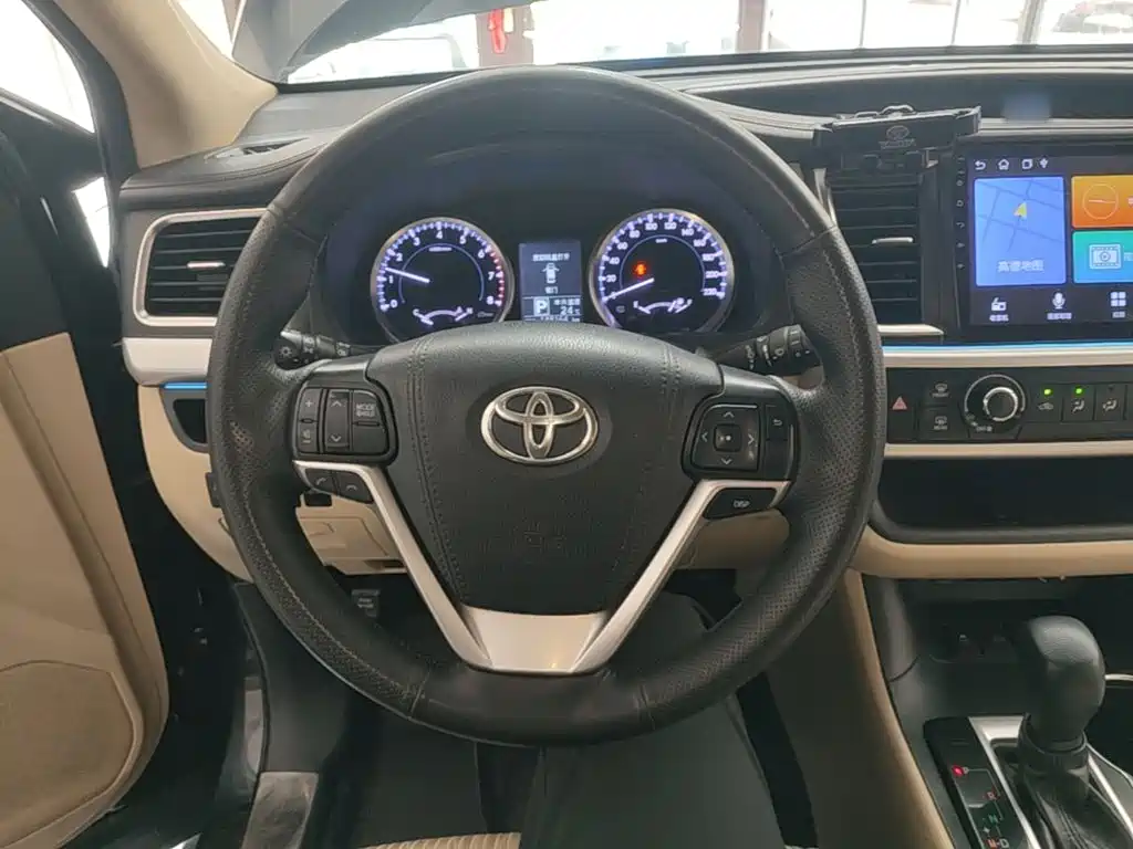 Toyota Highlander — миниатюра 11