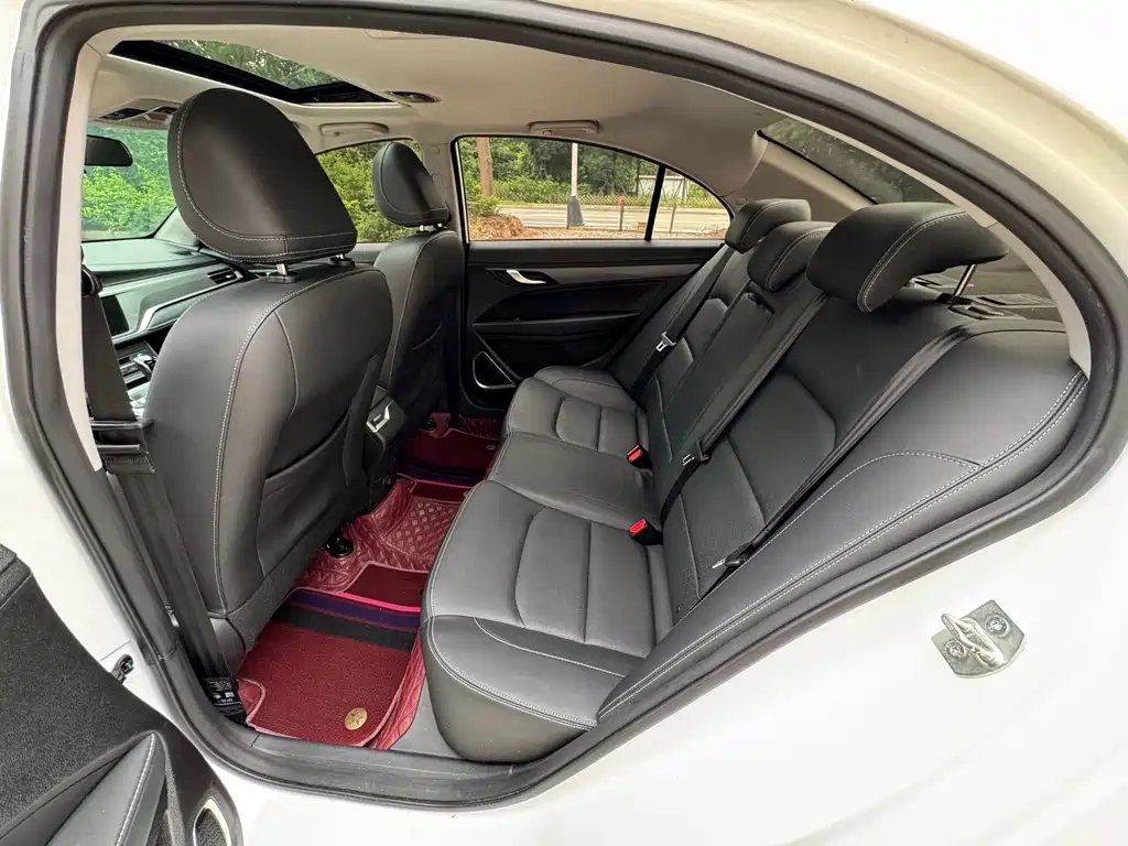 Geely Emgrand — миниатюра 6