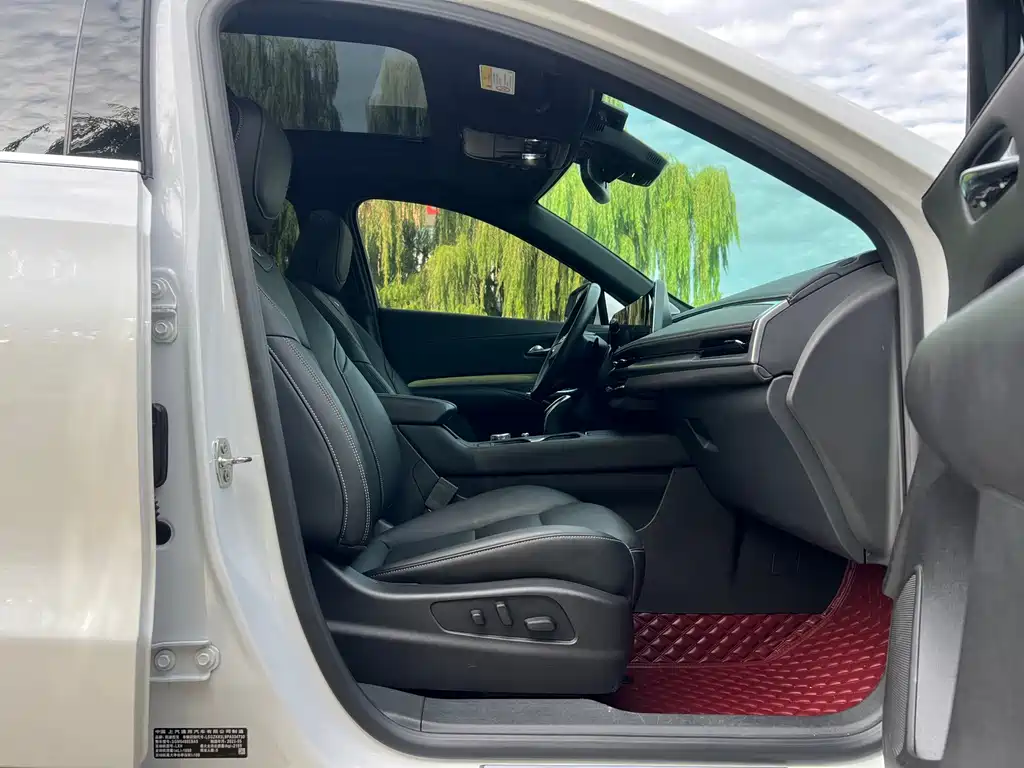 Cadillac XT4 — миниатюра 13