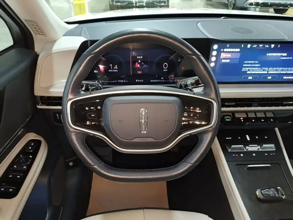 Lincoln Corsair — миниатюра 11
