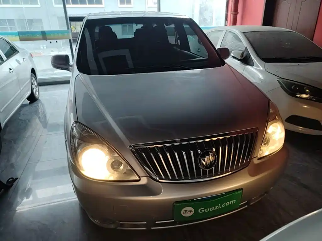 Buick GL8 — миниатюра 3
