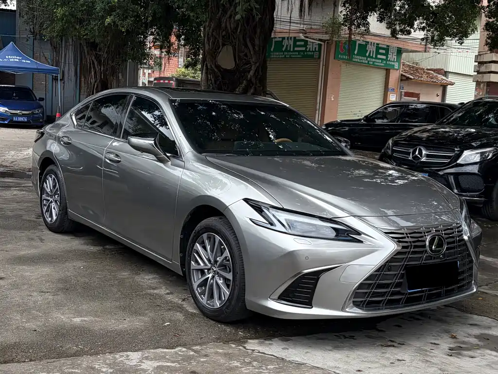 Lexus ES 2025 200 Premium