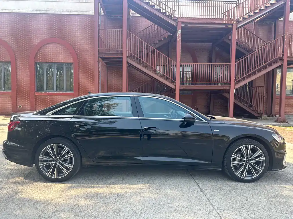 Audi A6L 2025 45 TFSI quattro