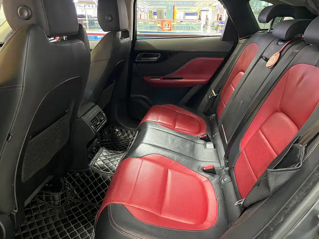 Jaguar F-PACE — миниатюра 12